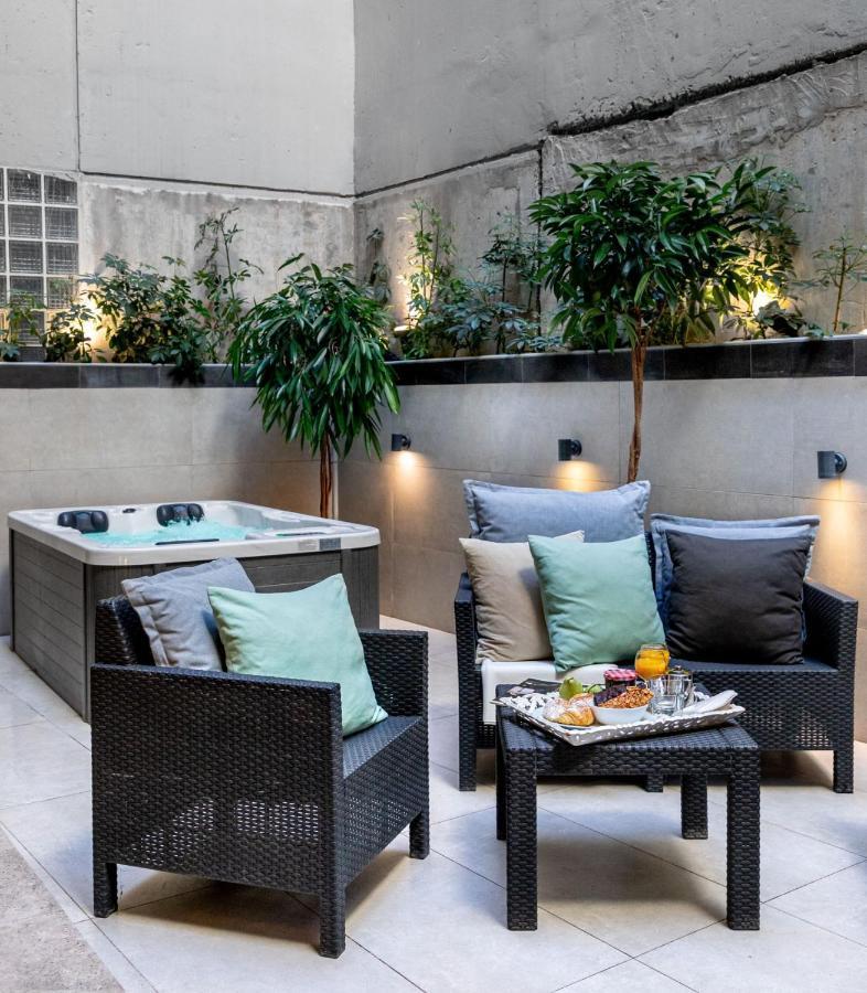 47 Luxury Suites Athena Bagian luar foto